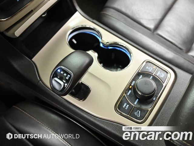 Jeep Grand Cherokee 3.0 Diesel Overland Summit WK2 2015 — фото 9