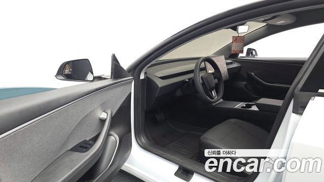 Tesla Model 3 Standard RWD 2026 — фото 10