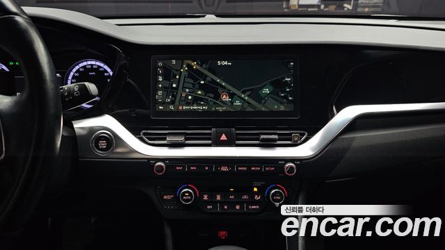 Kia Niro 1.6 HEV Prestige 2020 — фото 14