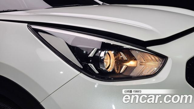 Kia Niro 1.6 HEV Prestige 2020 — фото 22