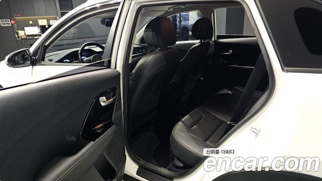 Kia Niro 1.6 HEV Prestige 2020 — фото 26