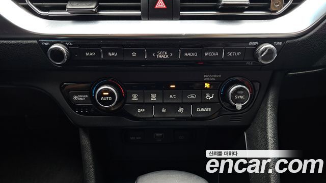 Kia Niro 1.6 HEV Prestige 2020 — фото 30