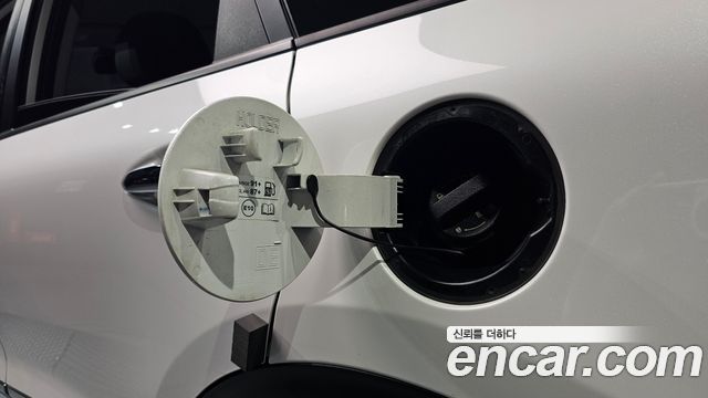 Kia Niro 1.6 HEV Prestige 2020 — фото 33