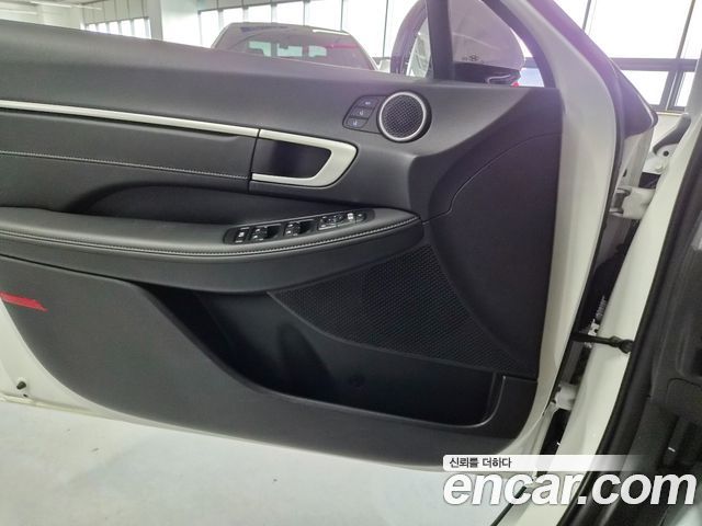 Hyundai Sonata The Edge (DN8) 2.0 Premium 2024 — фото 17
