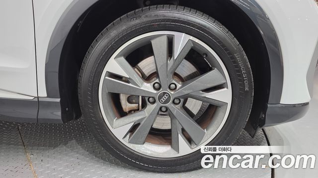 Audi Q4 e-tron (F4) 40 Premium 2022 — фото 21