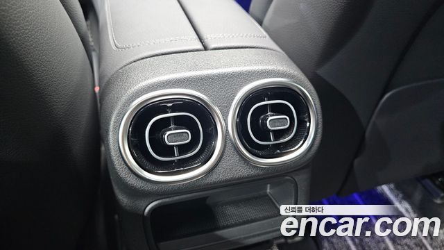 Mercedes-Benz GLC-Class (X254) GLC300 4MATIC AMG Line 2024 — фото 31