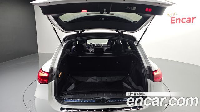 Mercedes-Benz GLC-Class (X254) GLC300 4MATIC AMG Line 2024 — фото 32