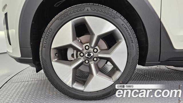 KG Mobility (SsangYong) Torres EVX E7 2024 — фото 5