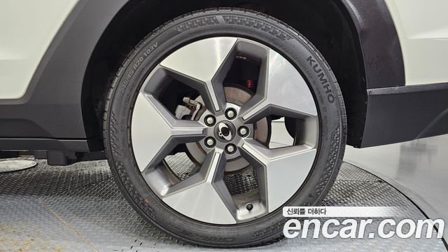 KG Mobility (SsangYong) Torres EVX E7 2024 — фото 21