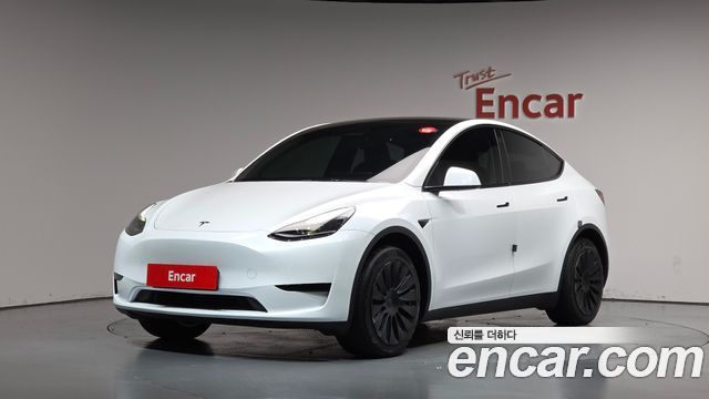 Tesla Model Y RWD 2023 — фото 1