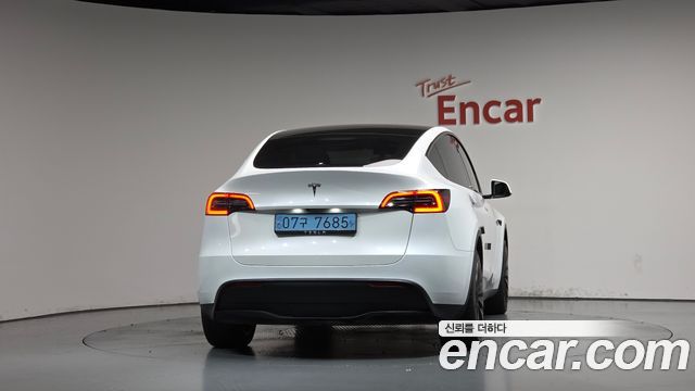 Tesla Model Y RWD 2023 — фото 4