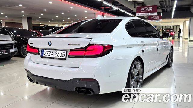 BMW 5 Series (G30) M550i xDrive 2023 — фото 4