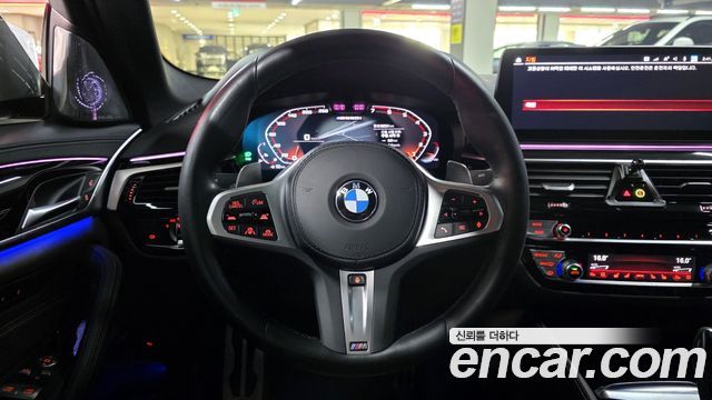 BMW 5 Series (G30) M550i xDrive 2023 — фото 10