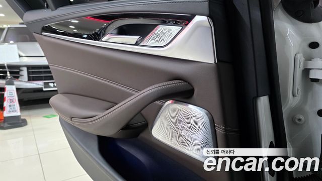 BMW 5 Series (G30) M550i xDrive 2023 — фото 21