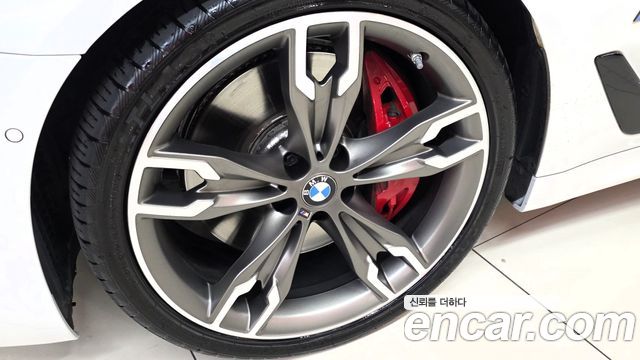 BMW 5 Series (G30) M550i xDrive 2023 — фото 24