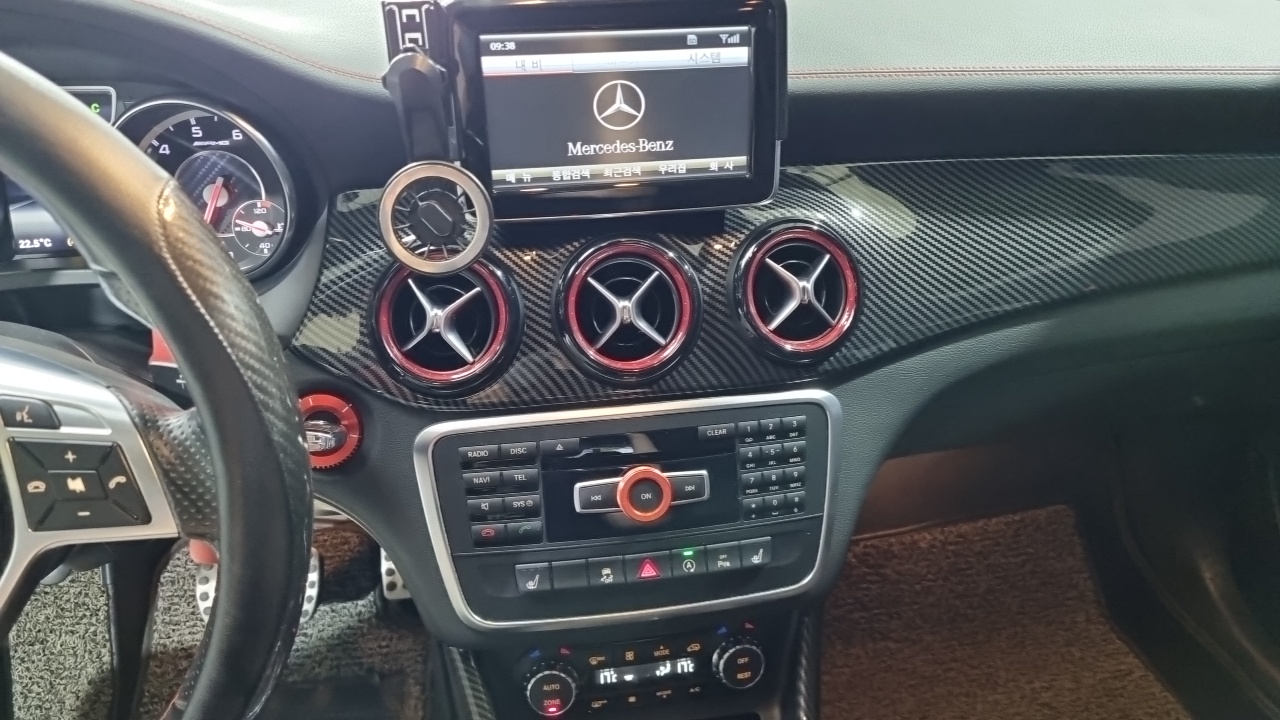 Mercedes-Benz GLA-Class (X156) GLA45 AMG 4MATIC 2015 — фото 16