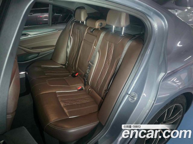 BMW 5 Series (G30) 523d xDrive M Sport 2023 — фото 18