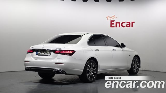 Mercedes-Benz E-Class (W213) E300e 4MATIC Exclusive 2021 — фото 2
