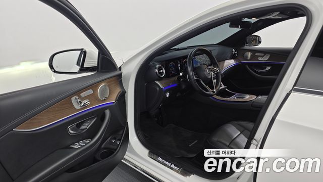 Mercedes-Benz E-Class (W213) E300e 4MATIC Exclusive 2021 — фото 10