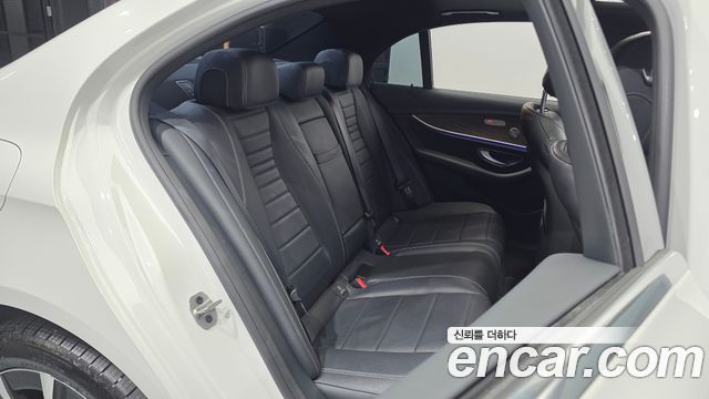 Mercedes-Benz E-Class (W213) E300e 4MATIC Exclusive 2021 — фото 12