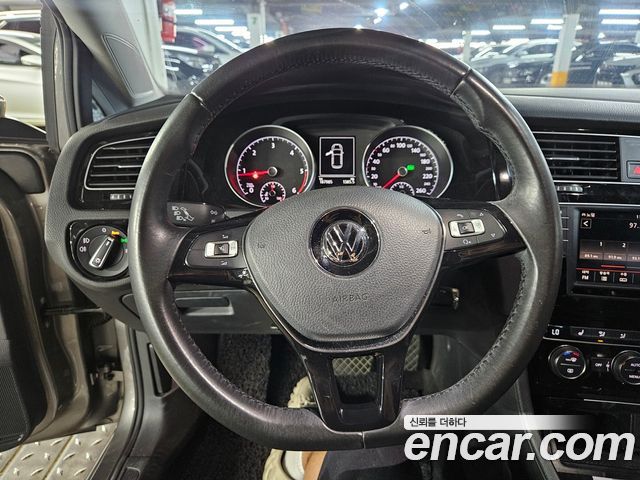 Volkswagen Golf (VII) 2.0 TDI 2016 — фото 18