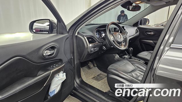 Jeep Cherokee (KL) 2.4 Longitude High AWD 2019 — фото 10