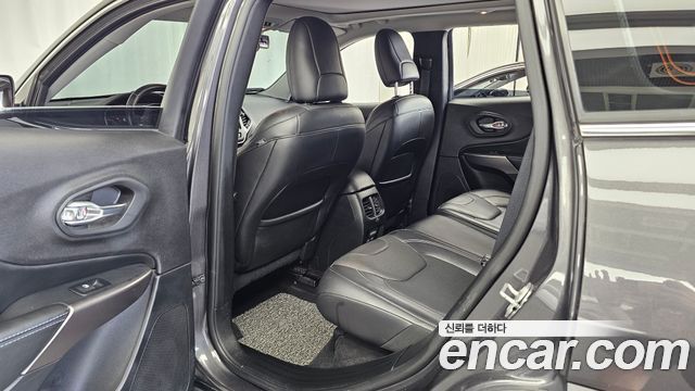 Jeep Cherokee (KL) 2.4 Longitude High AWD 2019 — фото 11