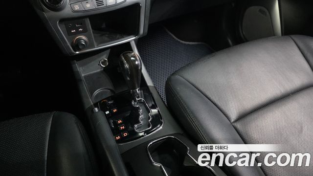 KG Mobility (SsangYong) Korando C 2.0 CVT 2WD Deluxe 2014 — фото 9