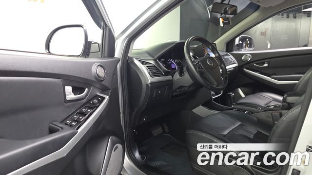 KG Mobility (SsangYong) Korando C 2.0 CVT 2WD Deluxe 2014 — фото 10