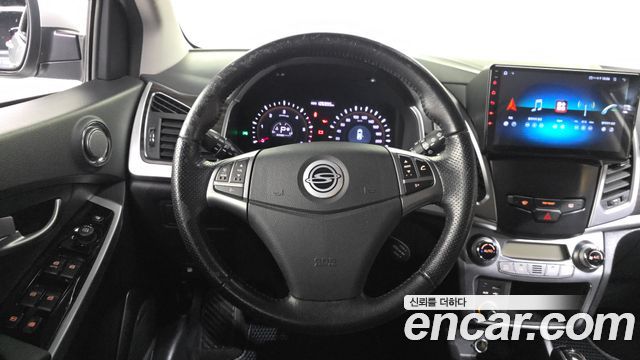 KG Mobility (SsangYong) Korando C 2.0 CVT 2WD Deluxe 2014 — фото 13
