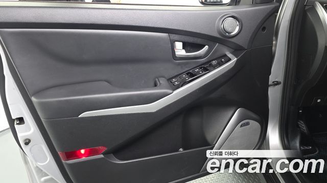 KG Mobility (SsangYong) Korando C 2.0 CVT 2WD Deluxe 2014 — фото 24