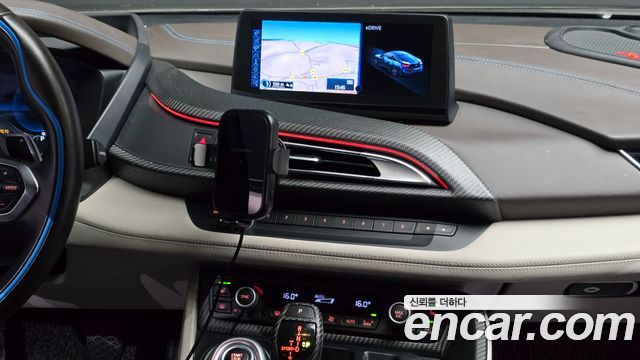 BMW i8 Coupe 2016 — фото 14