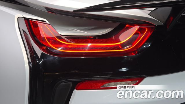 BMW i8 Coupe 2016 — фото 23
