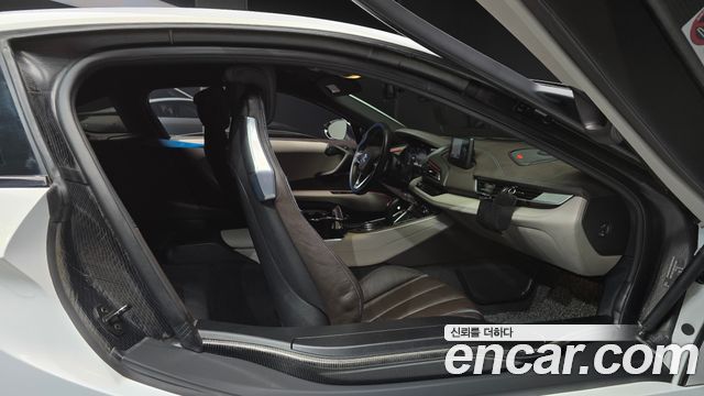 BMW i8 Coupe 2016 — фото 26