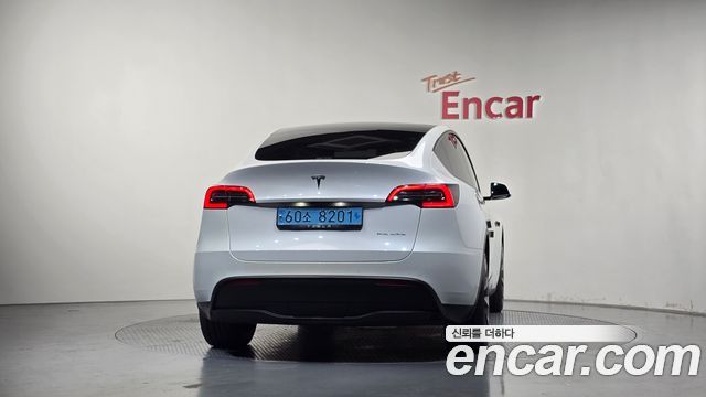 Tesla Model Y Long Range AWD 2022 — фото 4