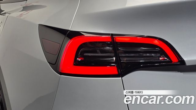 Tesla Model Y Long Range AWD 2022 — фото 29