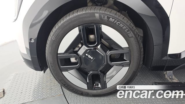 Kia EV9 Long Range 4WD Earth 2024 — фото 5