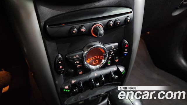 MINI Cooper D Countryman ALL4 1st 2015 — фото 18