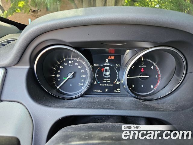 Land Rover Discovery Sport 2.0 TD4 SE 2017 — фото 8