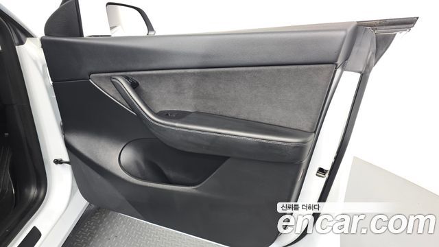 Tesla Model Y Long Range AWD 2022 — фото 30