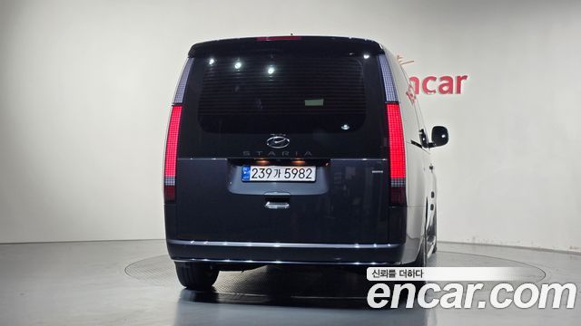 Hyundai Staria 4WD Lounge 9-Seater Prestige 2023 — фото 4