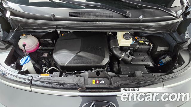 Hyundai Staria 4WD Lounge 9-Seater Prestige 2023 — фото 6