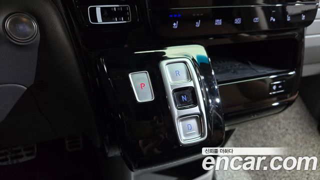 Hyundai Staria 4WD Lounge 9-Seater Prestige 2023 — фото 9