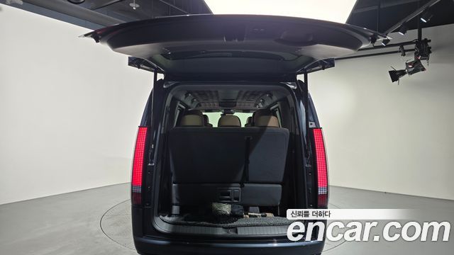 Hyundai Staria 4WD Lounge 9-Seater Prestige 2023 — фото 18