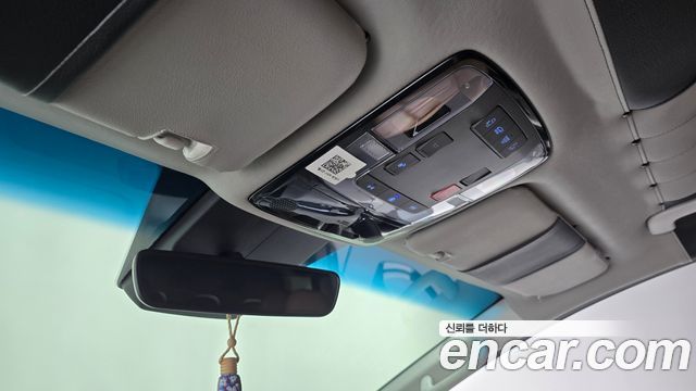 Hyundai Staria 4WD Lounge 9-Seater Prestige 2023 — фото 19