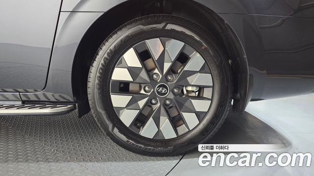 Hyundai Staria 4WD Lounge 9-Seater Prestige 2023 — фото 21