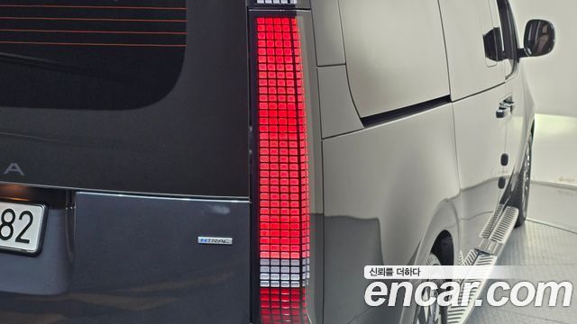 Hyundai Staria 4WD Lounge 9-Seater Prestige 2023 — фото 23