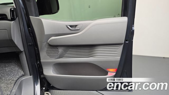 Hyundai Staria 4WD Lounge 9-Seater Prestige 2023 — фото 25