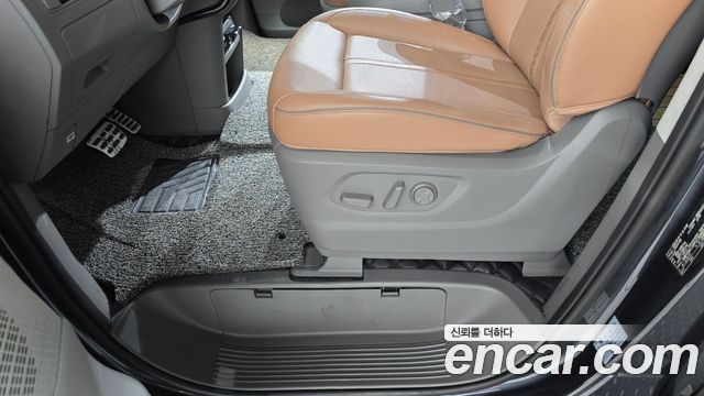 Hyundai Staria 4WD Lounge 9-Seater Prestige 2023 — фото 36
