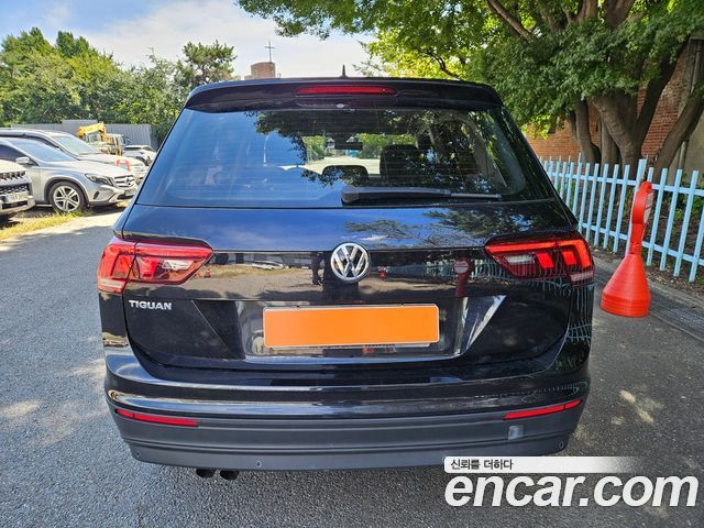 Volkswagen Tiguan (II) 2.0 TDI 2018 — фото 6